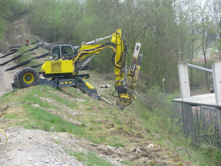 BSV12-00137_Stadt-Biberach_Steinschlagschutzzaun-Kiesgrube-Ulmer-Straße_2013-04_003-768x576